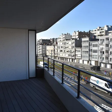 Lichtrijk 2-slaapkamerappartement Met Zeezicht En Gratis Parking Διαμέρισμα *