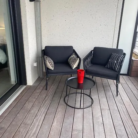 Lichtrijk 2-slaapkamerappartement Met Zeezicht En Gratis Parking 公寓 *