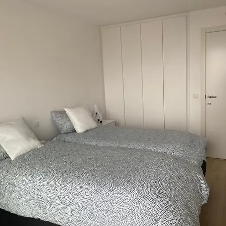 Lichtrijk 2-slaapkamerappartement Met Zeezicht En Gratis Parking 公寓