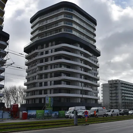 Lichtrijk 2-slaapkamerappartement Met Zeezicht En Gratis Parking 奥斯滕德